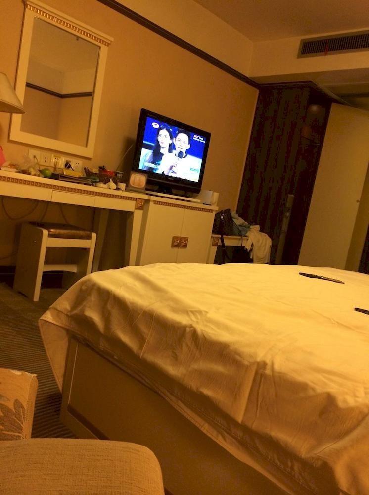 Yantai Asia Hotel Экстерьер фото