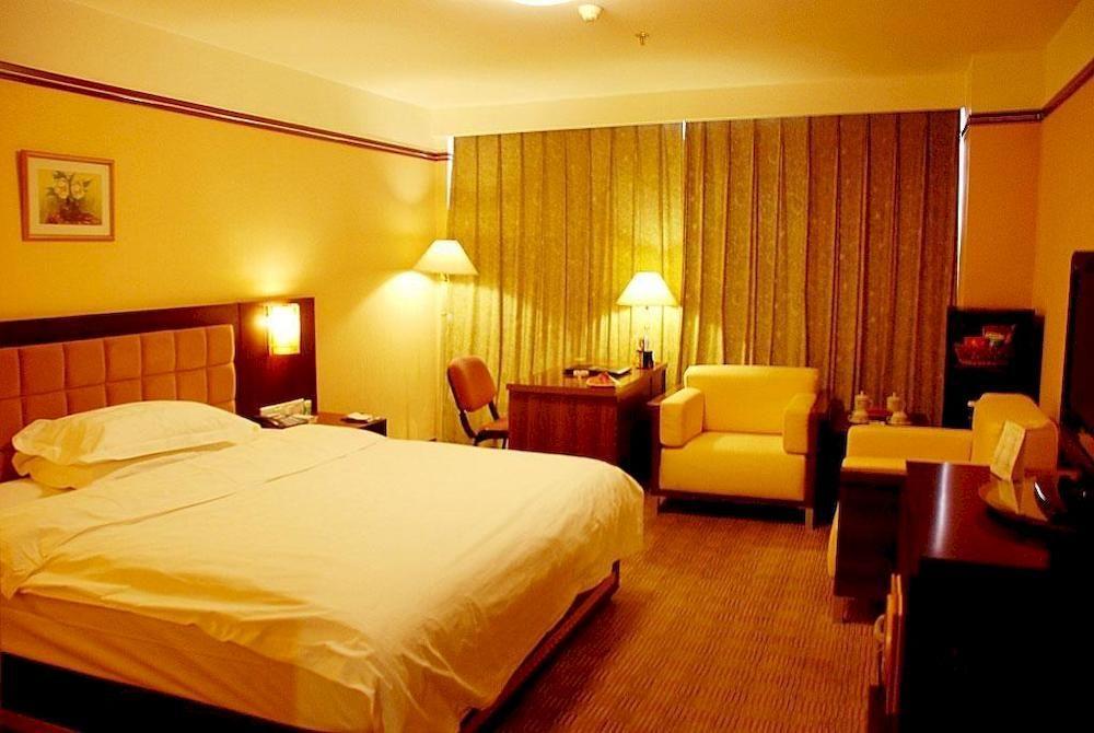 Yantai Asia Hotel Экстерьер фото