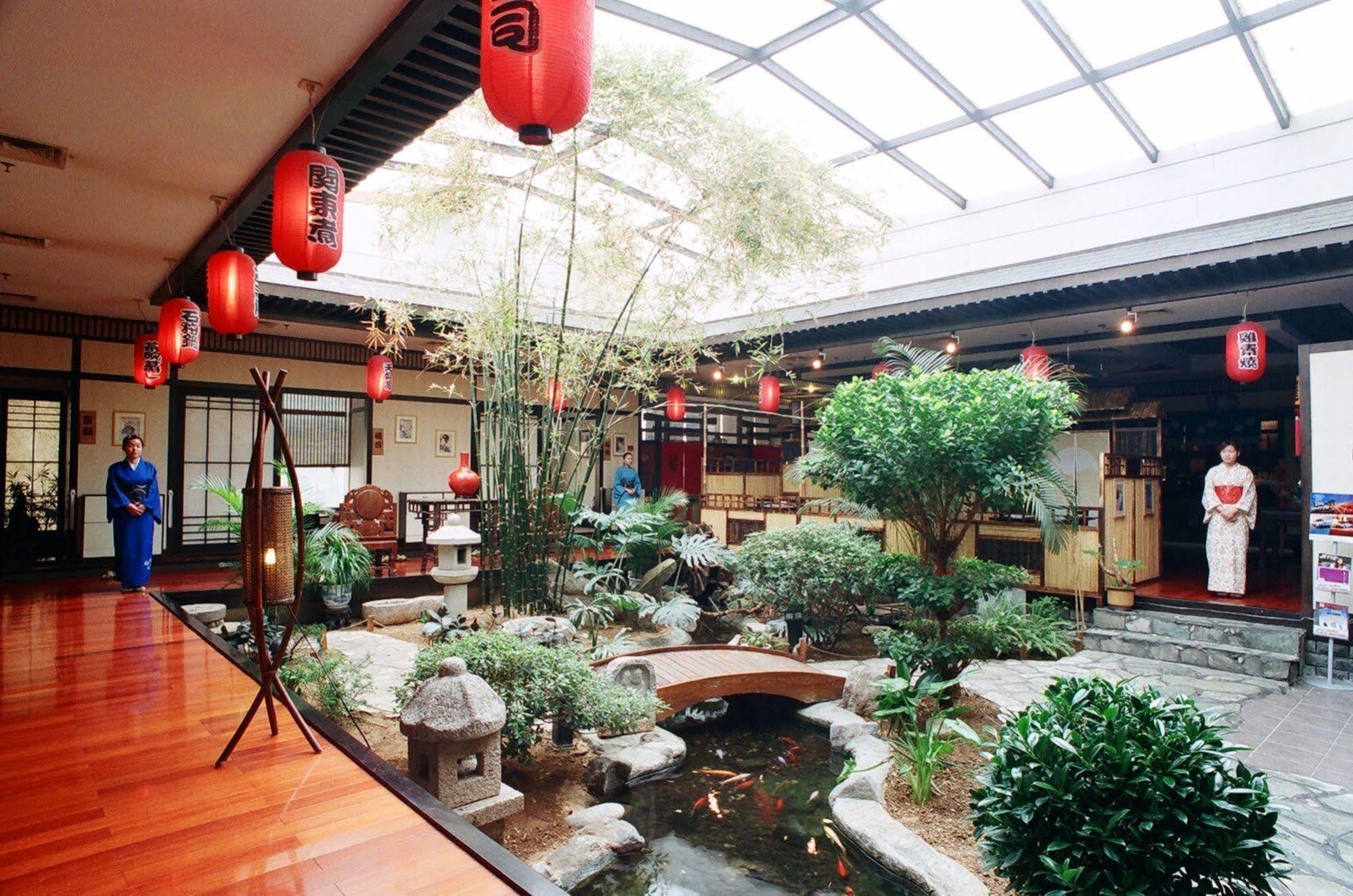 Yantai Asia Hotel Экстерьер фото