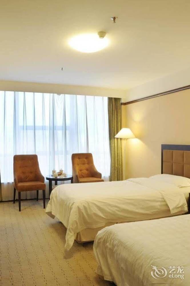 Yantai Asia Hotel Экстерьер фото