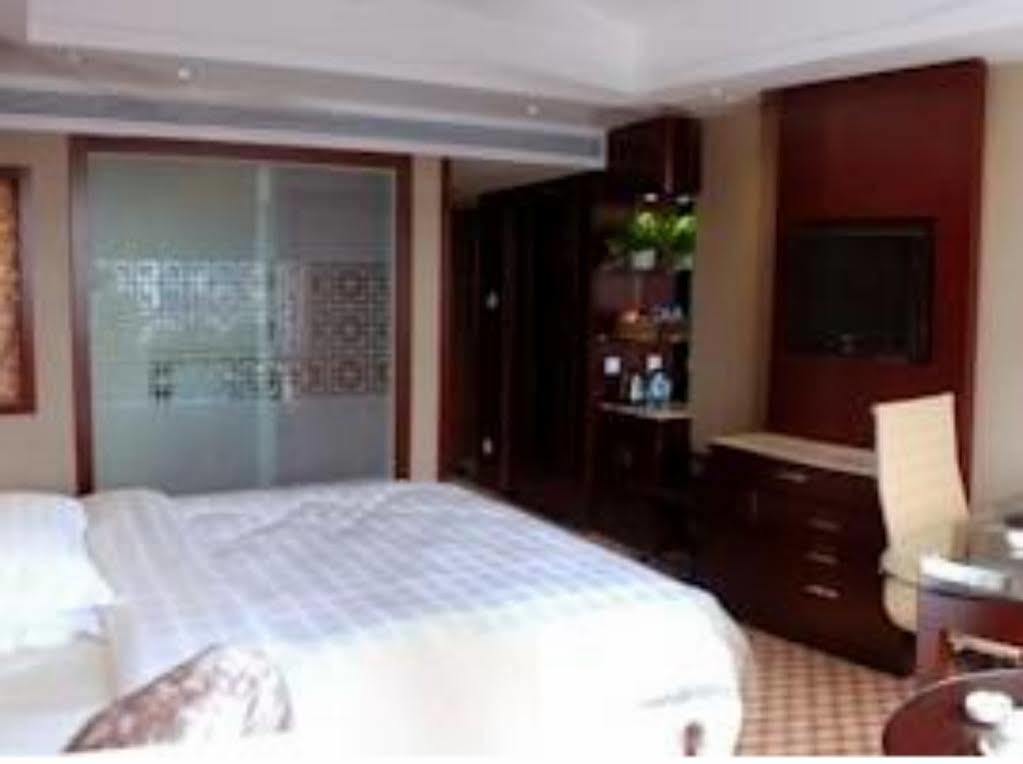 Yantai Asia Hotel Экстерьер фото